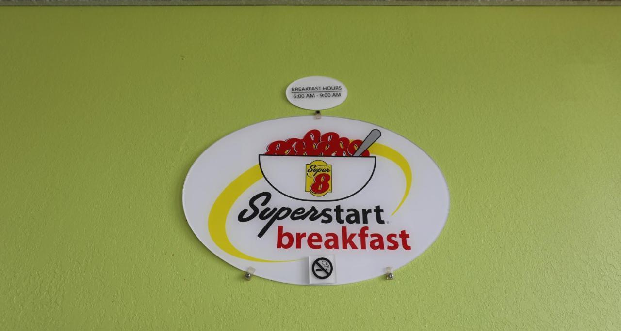 Super 8 By Wyndham Manassas Hotel Buitenkant foto