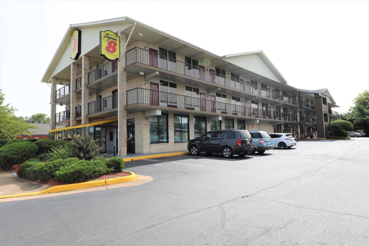 Super 8 By Wyndham Manassas Hotel Buitenkant foto