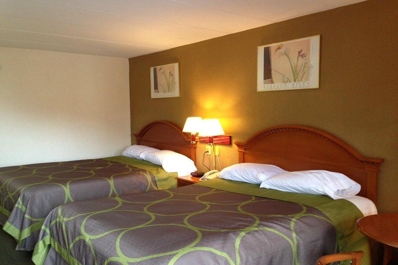 Super 8 By Wyndham Manassas Hotel Buitenkant foto