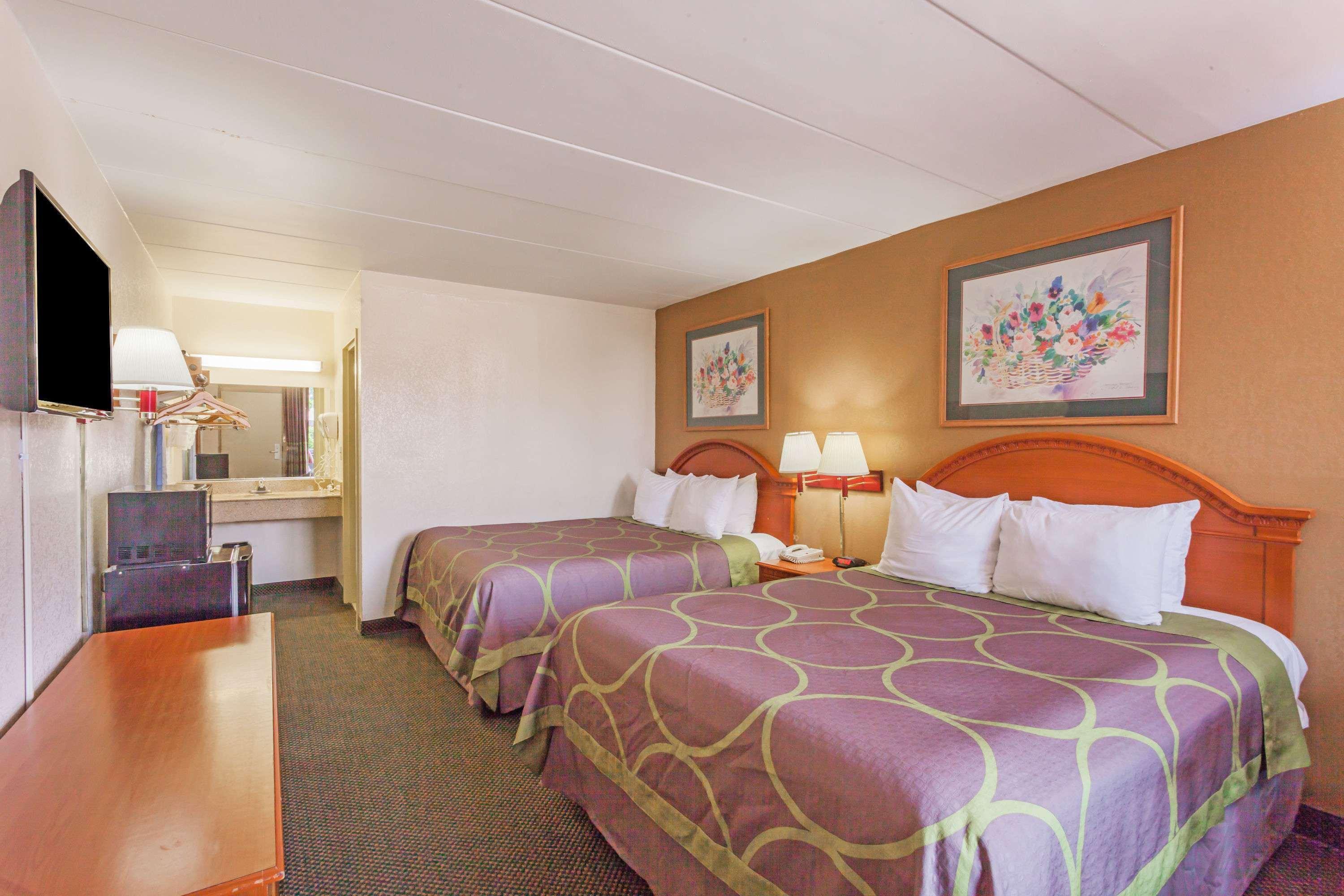 Super 8 By Wyndham Manassas Hotel Buitenkant foto