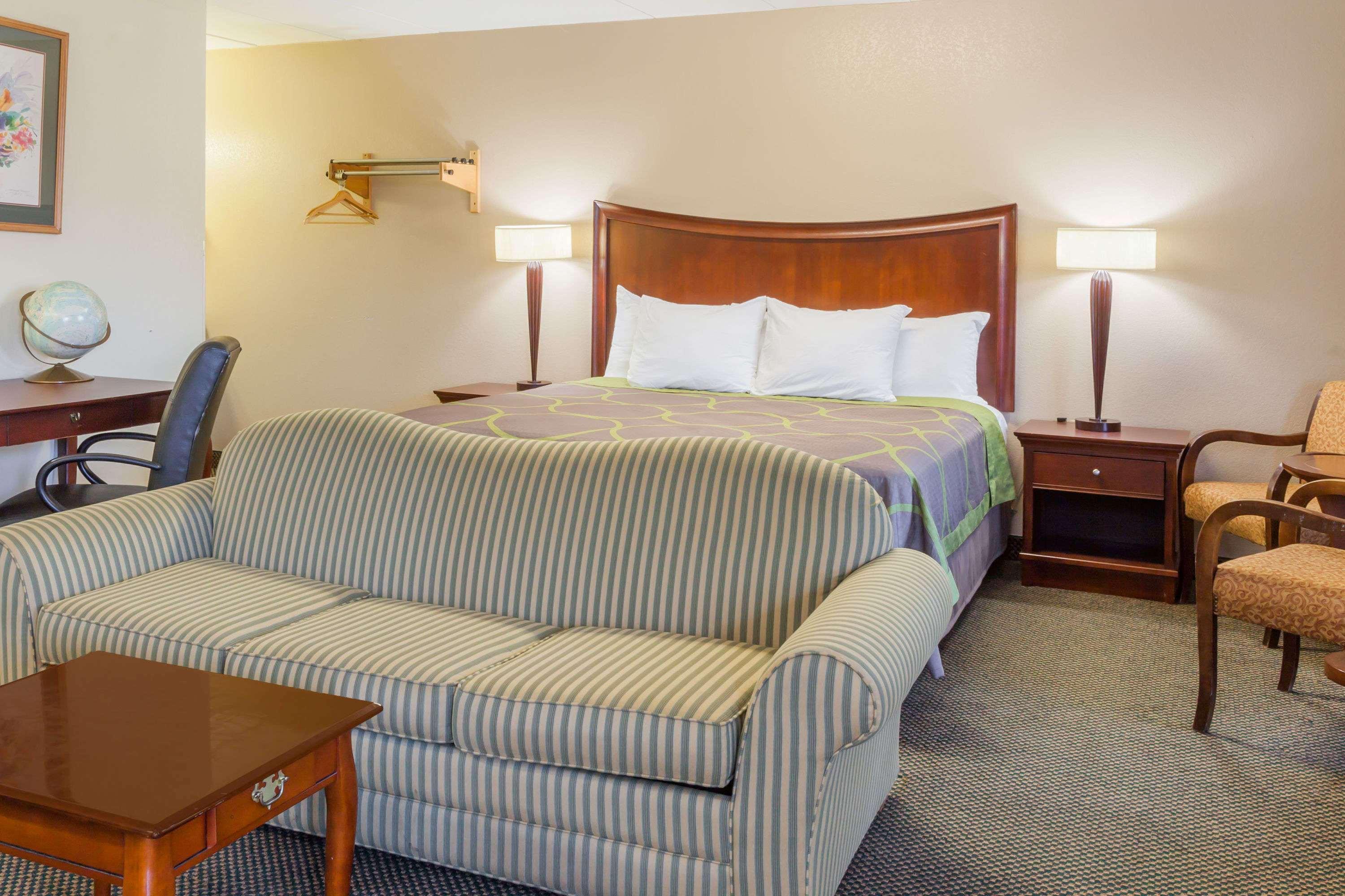 Super 8 By Wyndham Manassas Hotel Buitenkant foto